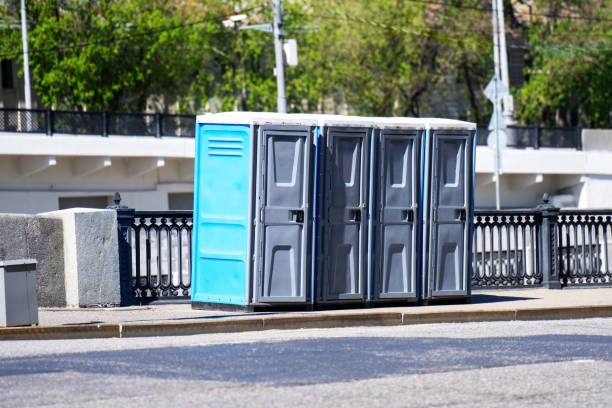 Best Porta potty rental near me  in Bloomfield, IN